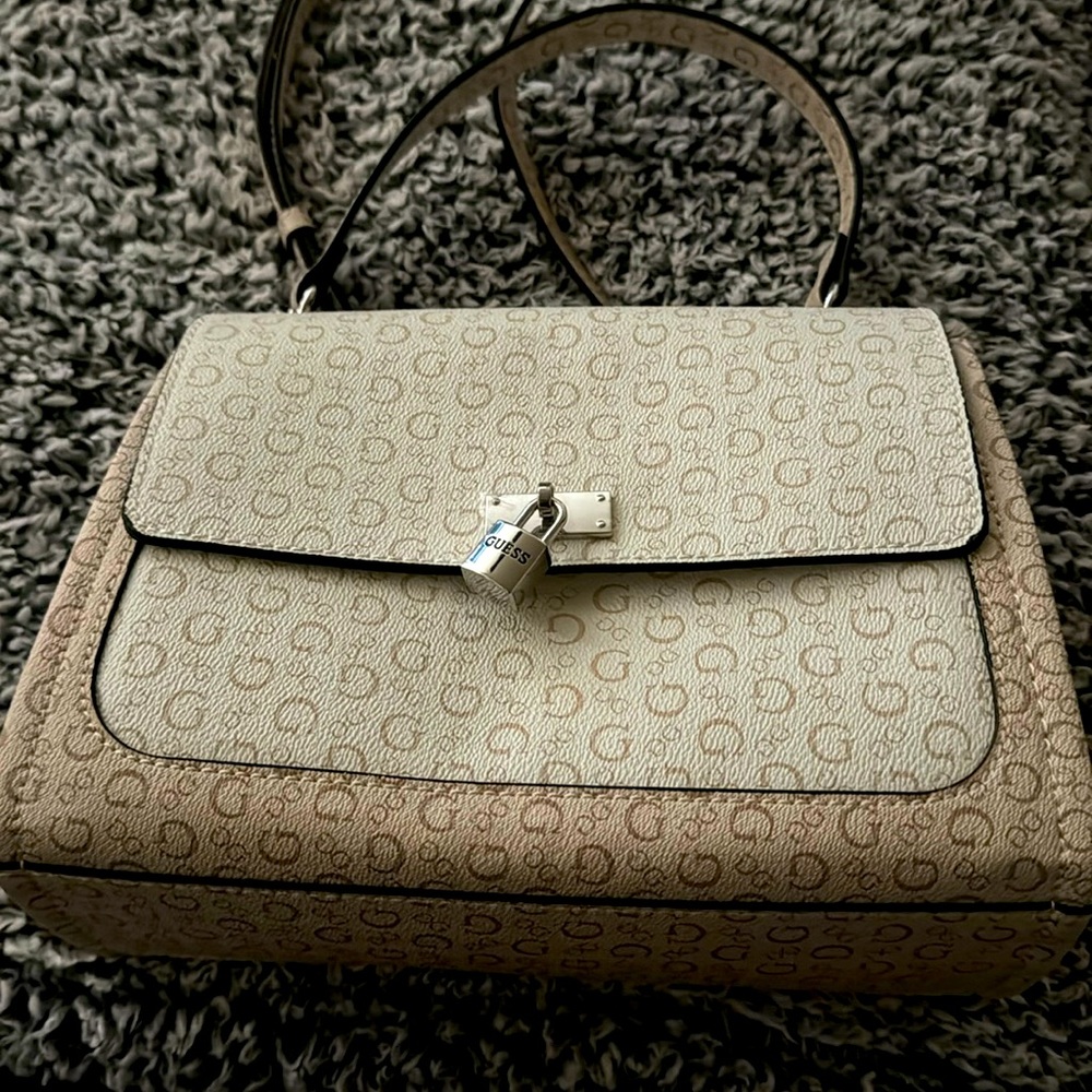 Beautiful GUESS purse